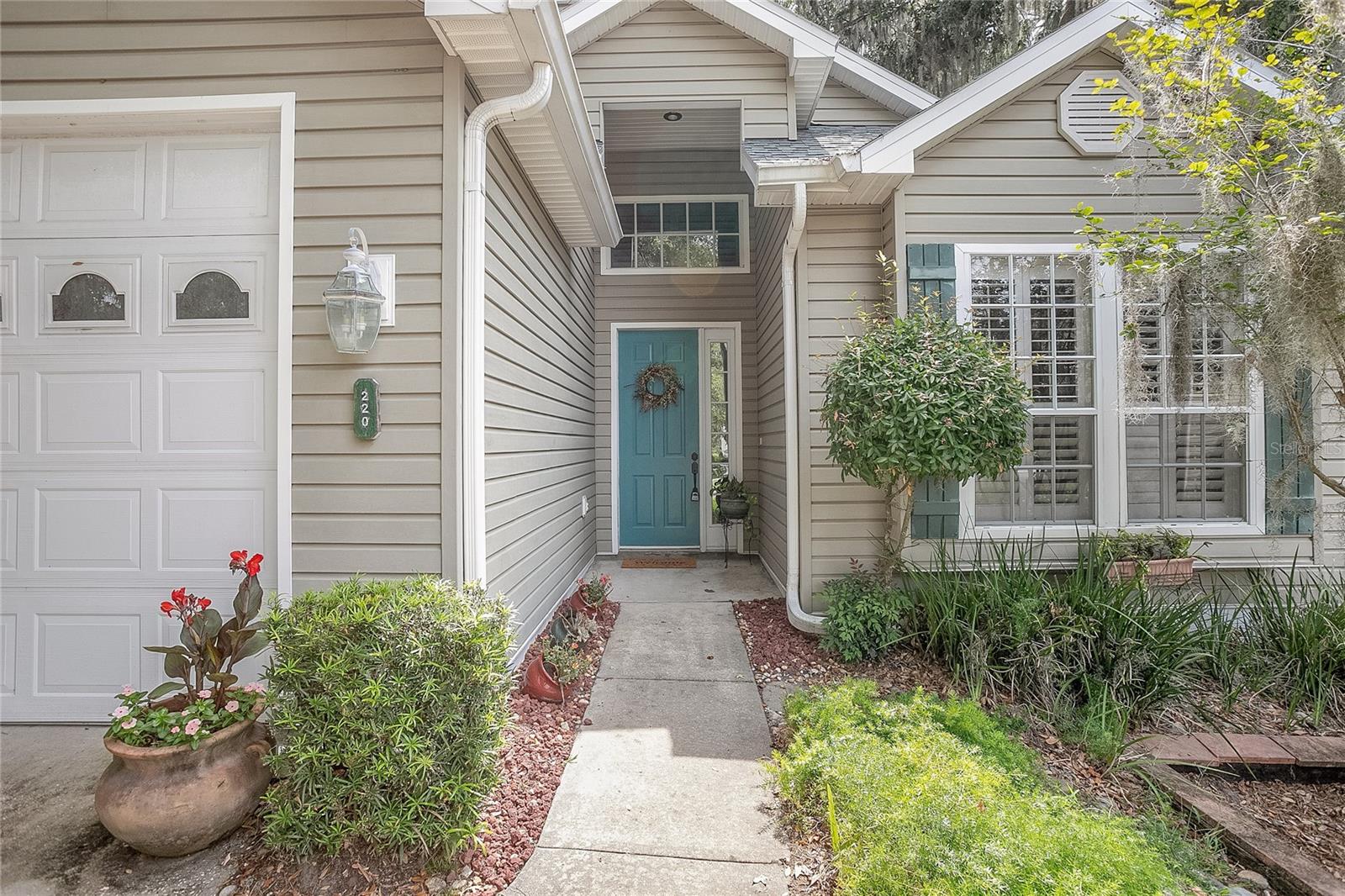 WELCOME TO YOUR TROPICAL PARADISE LOCATED IN the water front community of River Oaks. Once inside, you will be greeted by a foyer that enters into an open floor plan consisting of a great room, dining room and kitchen with eat-in space, breakfast bar and desk - perfect for entertaining. Split plan with large bedrooms - Master has walk-in closet and garden bath. Open the sliding doors off the great room and enjoy your morning coffee on the enclosed lanai or step outside onto the patio with tropical plants and tons of privacy. The two car garage has high ceilings to accommodate your boat! This community offers a lot of amenities - gated community, pool, clubhouse and deeded off property boat slips. Close to I-4 for easy access to Sanford, Lake Mary or Orlando.