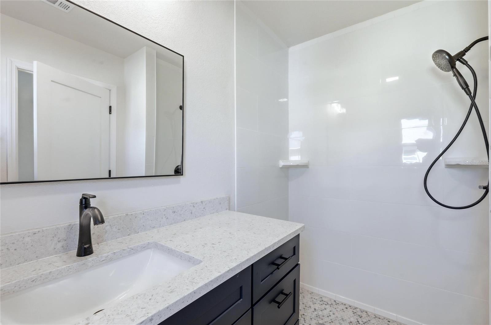 GROVE CITY SHORES - Residential