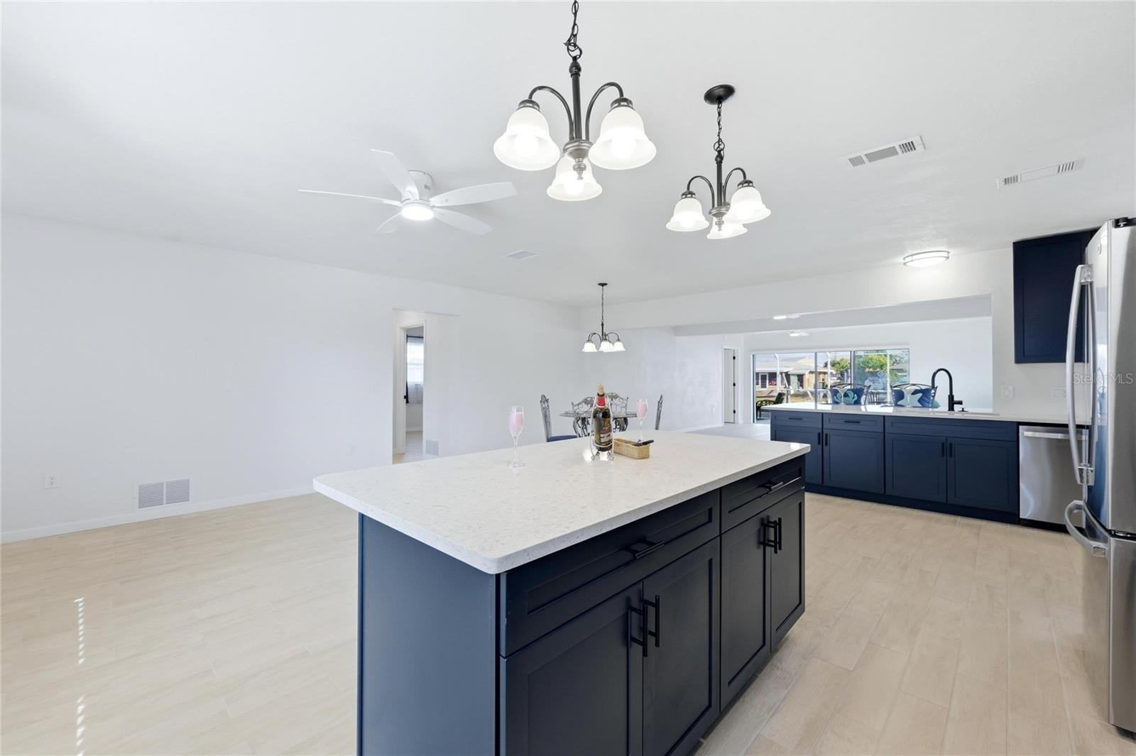 GROVE CITY SHORES - Residential