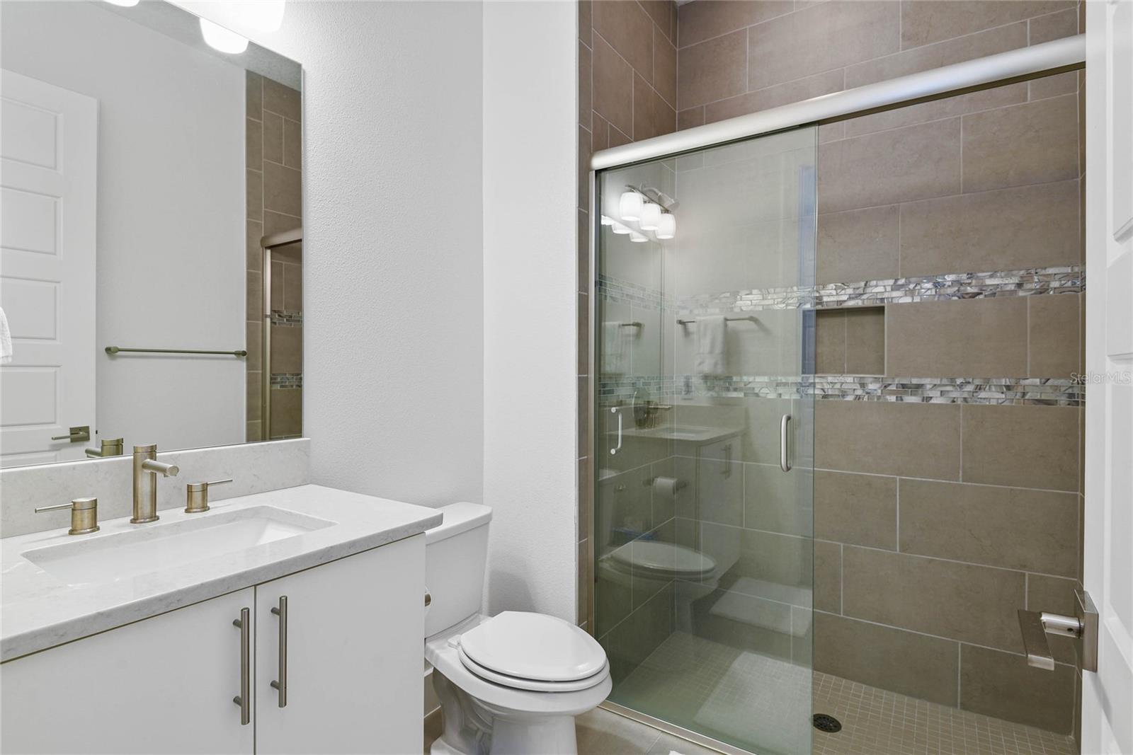 KENILWORTH SHORES SEC 06 - Residential