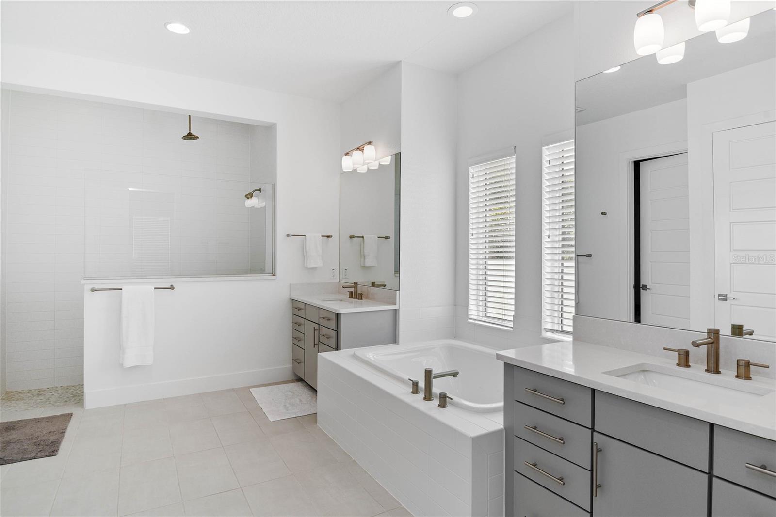 KENILWORTH SHORES SEC 06 - Residential