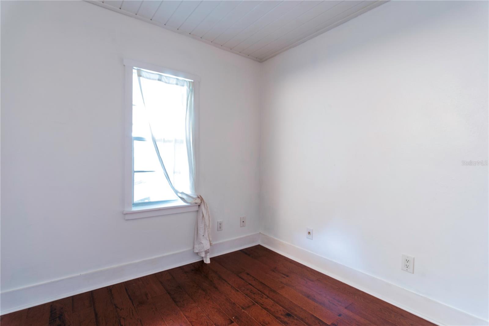 RAMBLEWOOD CONDO - Residential Lease