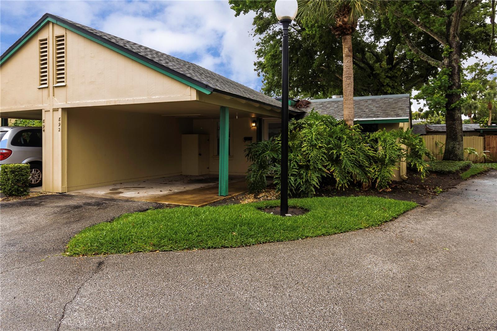 RAMBLEWOOD CONDO - Residential Lease