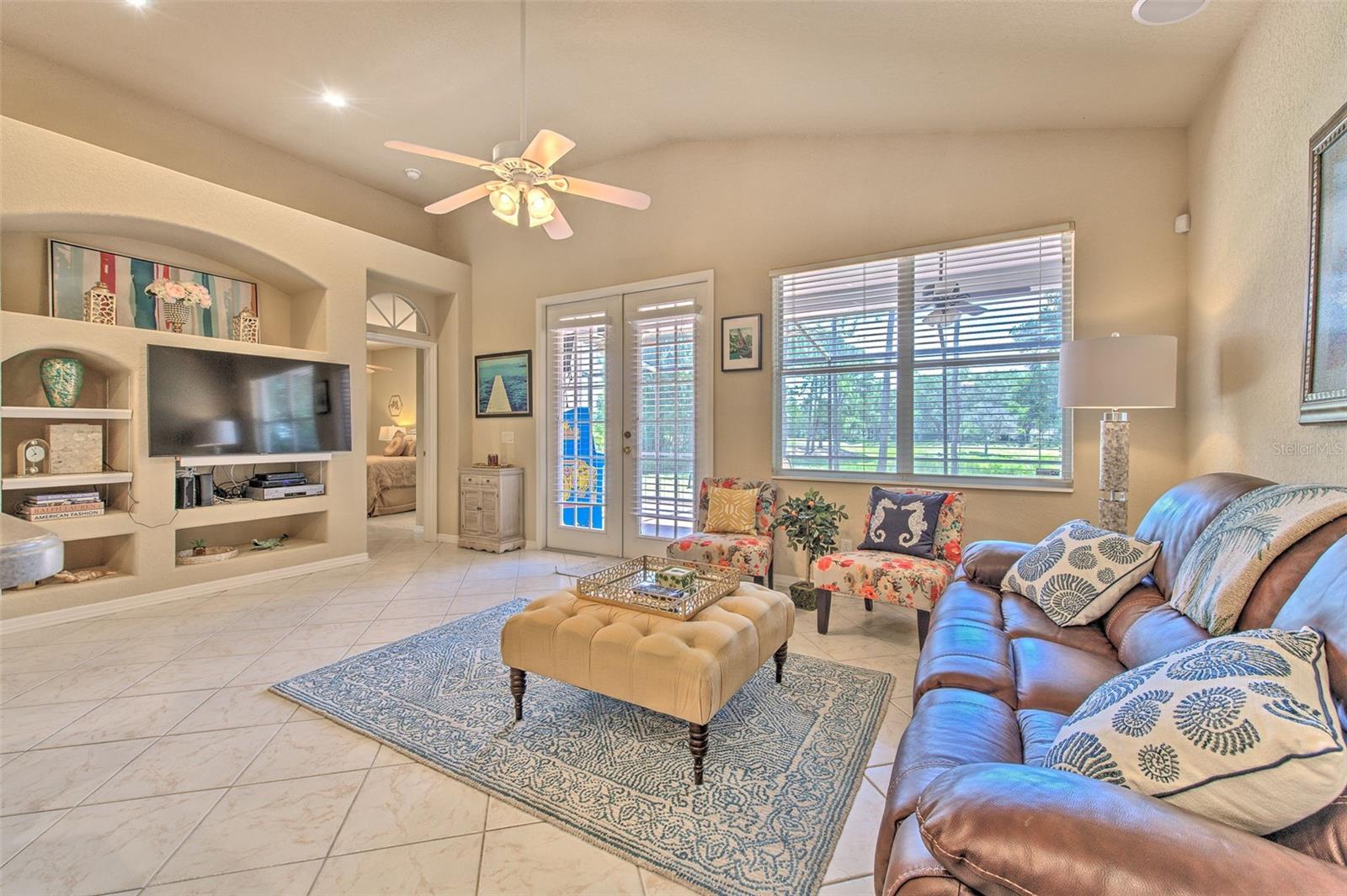 RIVER HILLS COUNTRY CLUB PARCE - Residential
