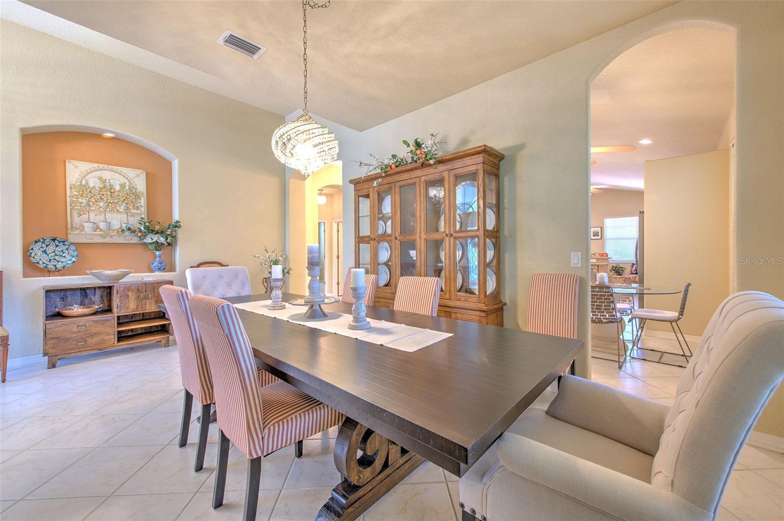 RIVER HILLS COUNTRY CLUB PARCE - Residential
