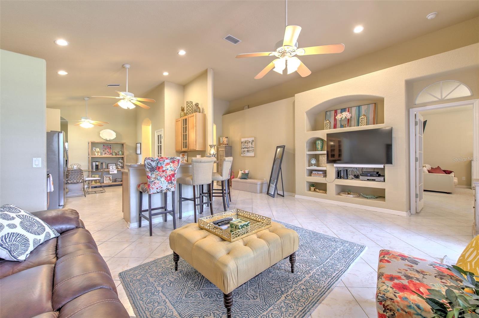 RIVER HILLS COUNTRY CLUB PARCE - Residential
