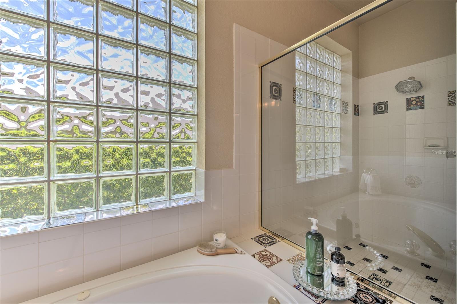 RIVER HILLS COUNTRY CLUB PARCE - Residential