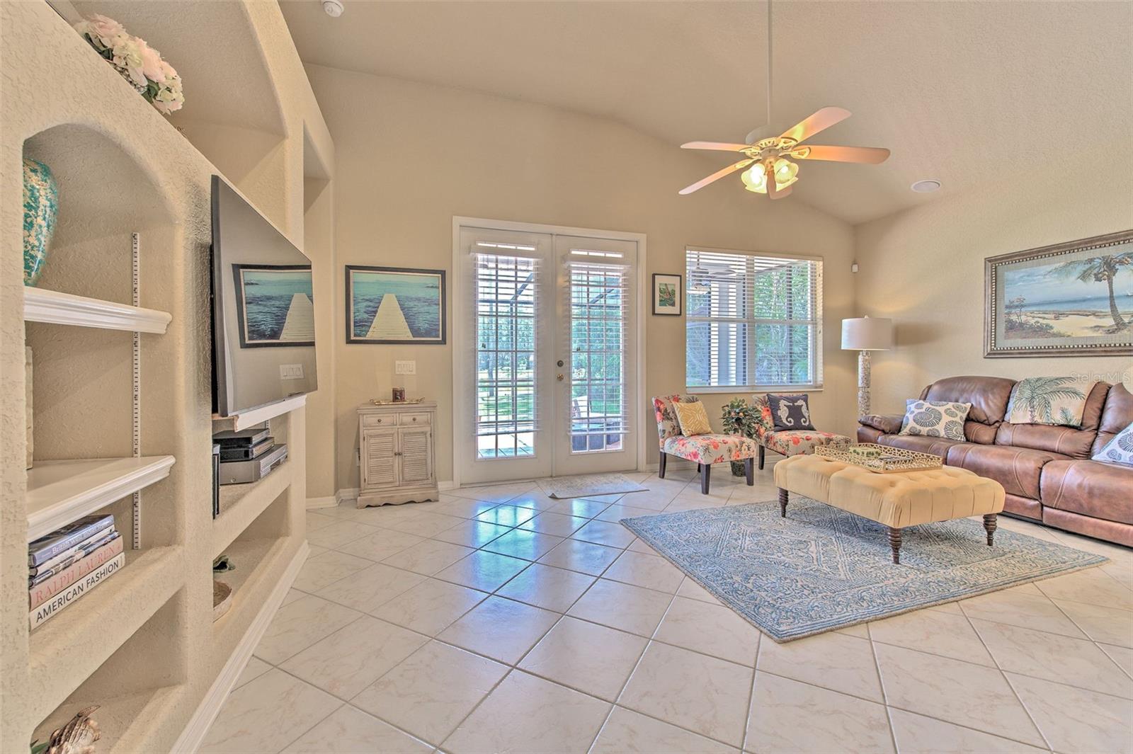 RIVER HILLS COUNTRY CLUB PARCE - Residential