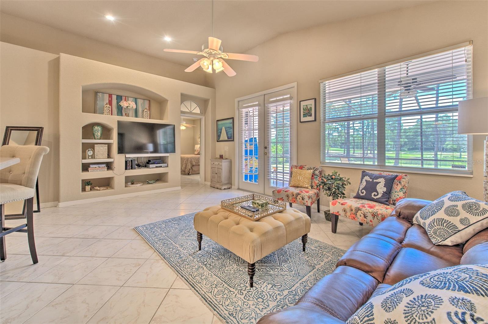 RIVER HILLS COUNTRY CLUB PARCE - Residential