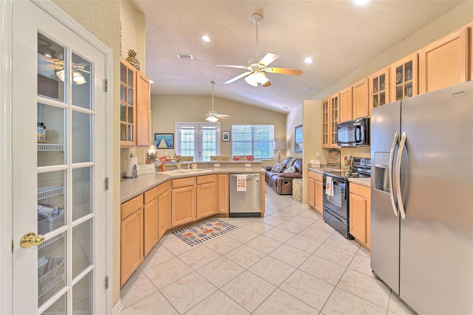 RIVER HILLS COUNTRY CLUB PARCE - Residential