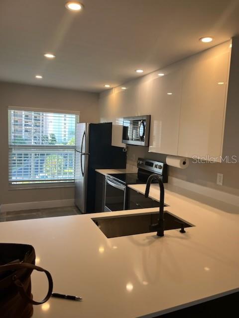 ISLANDER THE CONDO - Residential Lease