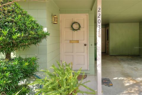 A home in WINTER HAVEN