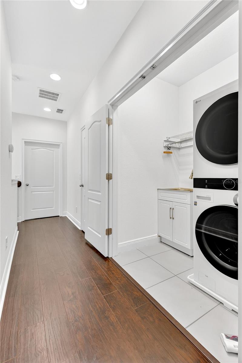 LAUREATE PARK NBRHD CENTER PH 1 - Residential