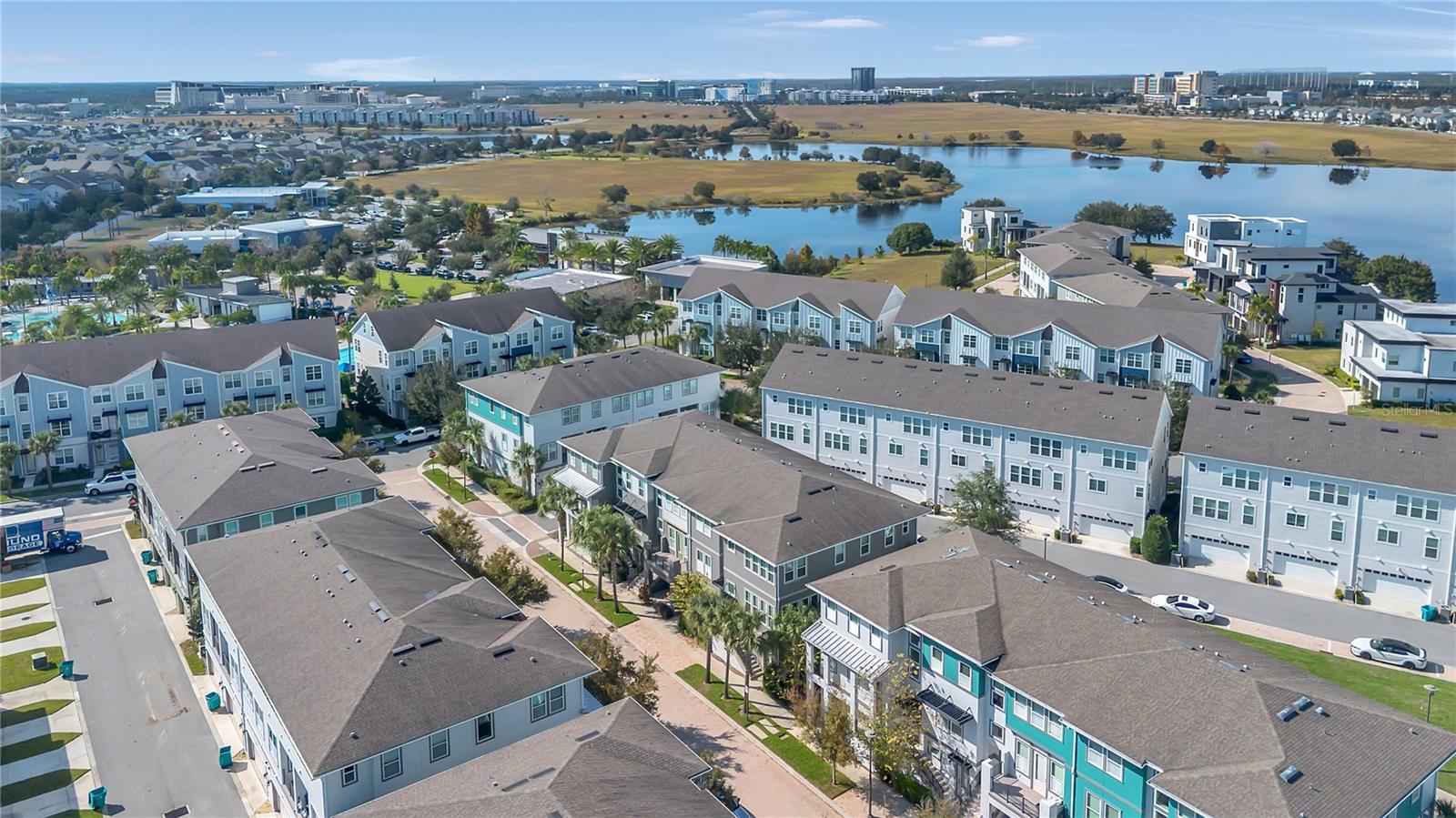 LAUREATE PARK NBRHD CENTER PH 1 - Residential