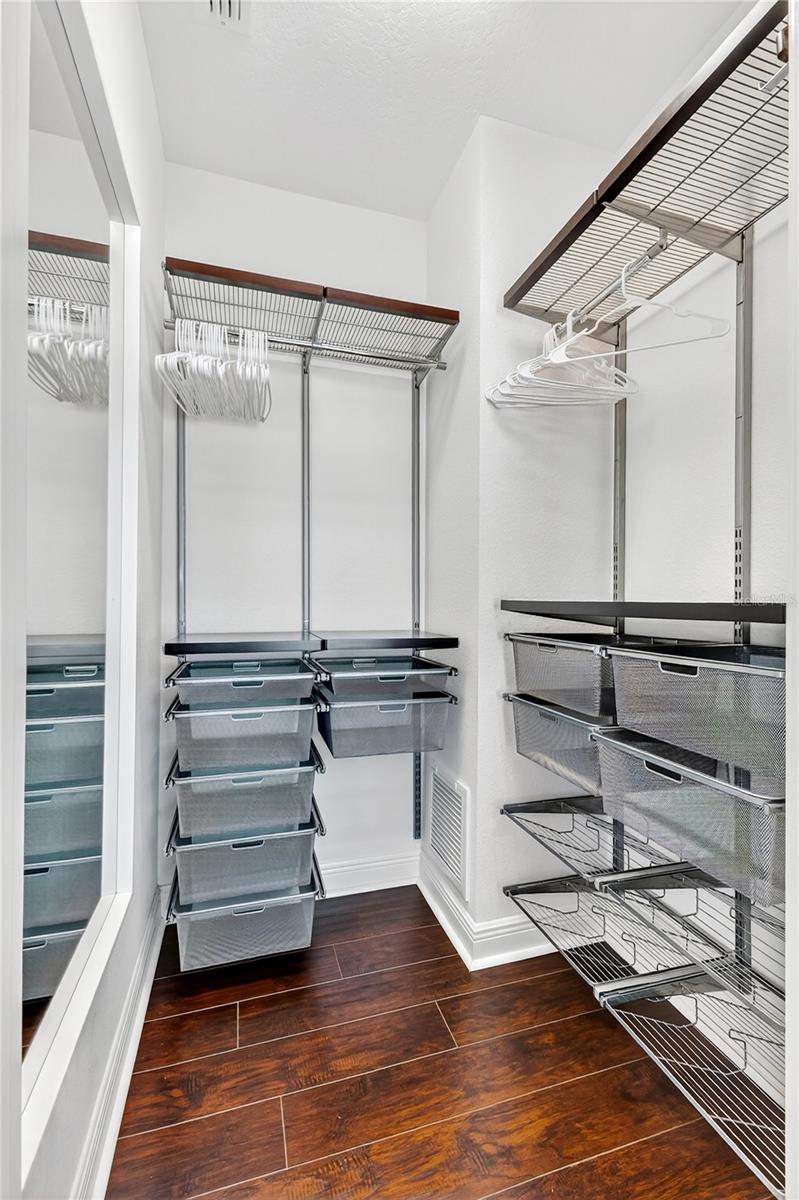 LAUREATE PARK NBRHD CENTER PH 1 - Residential