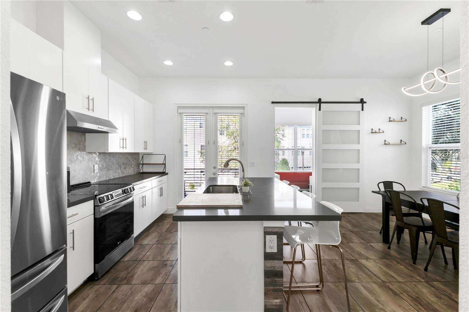 LAUREATE PARK NBRHD CENTER PH 1 - Residential