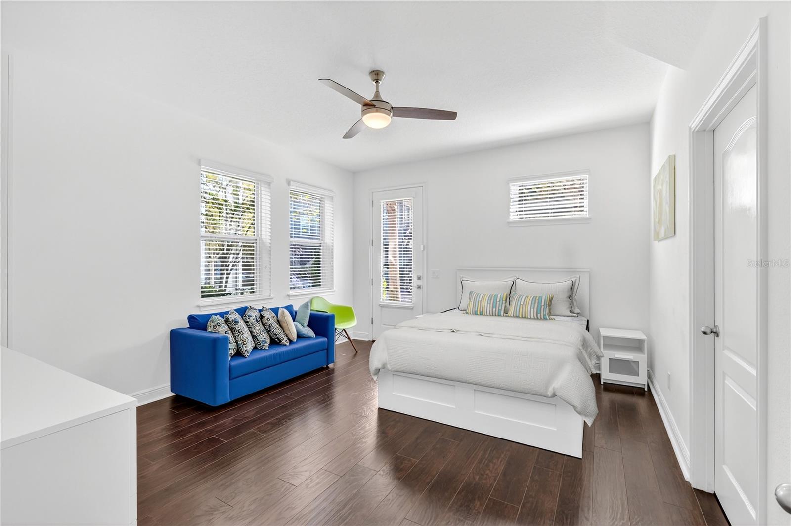 LAUREATE PARK NBRHD CENTER PH 1 - Residential