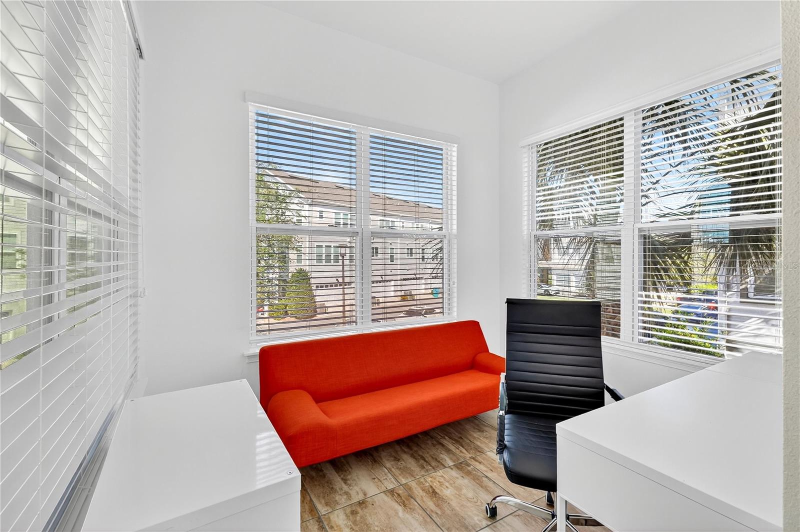 LAUREATE PARK NBRHD CENTER PH 1 - Residential