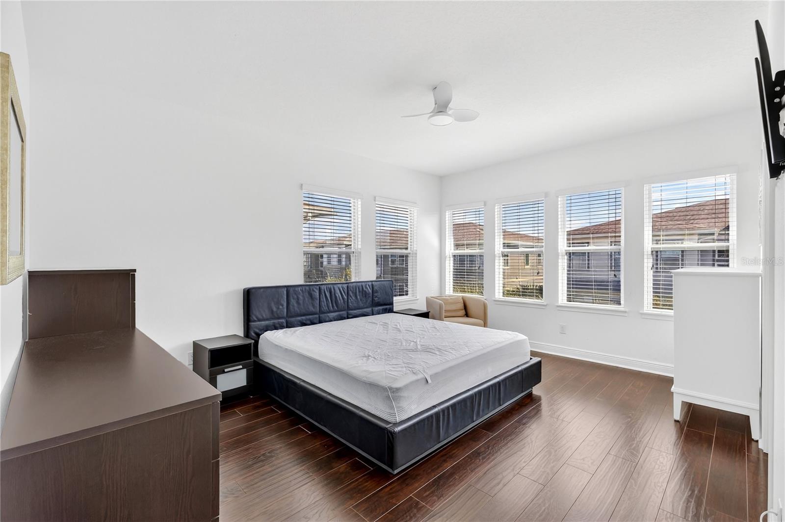 LAUREATE PARK NBRHD CENTER PH 1 - Residential