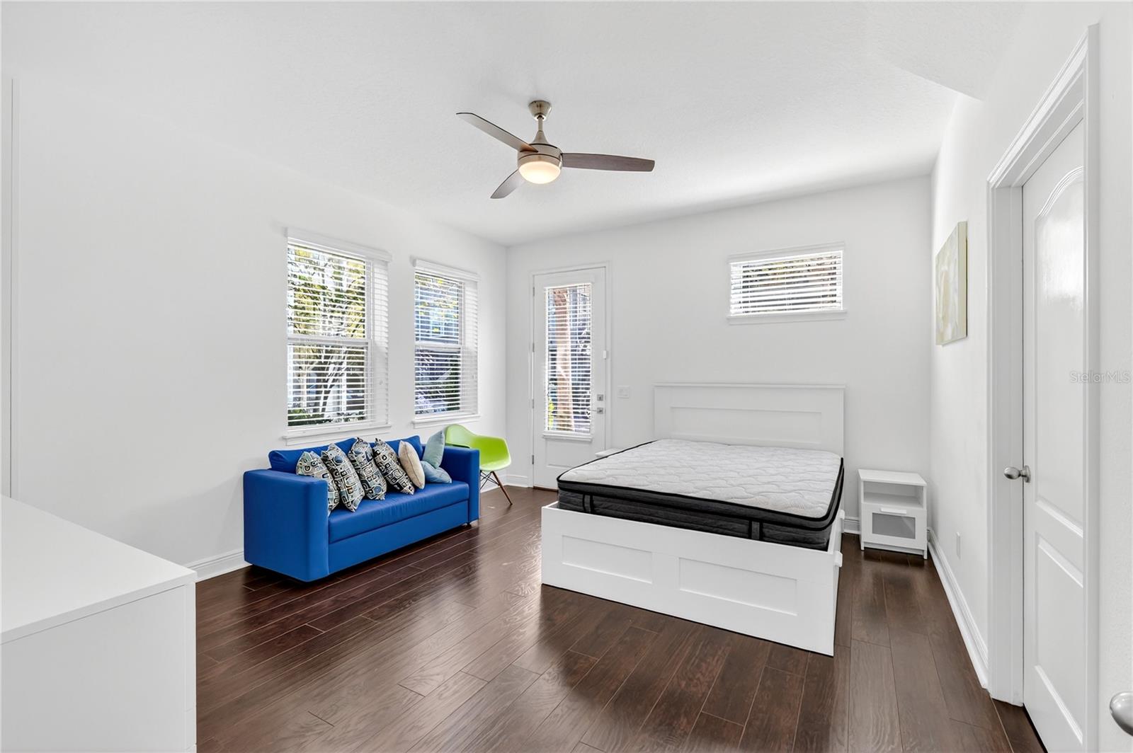 LAUREATE PARK NBRHD CENTER PH 1 - Residential