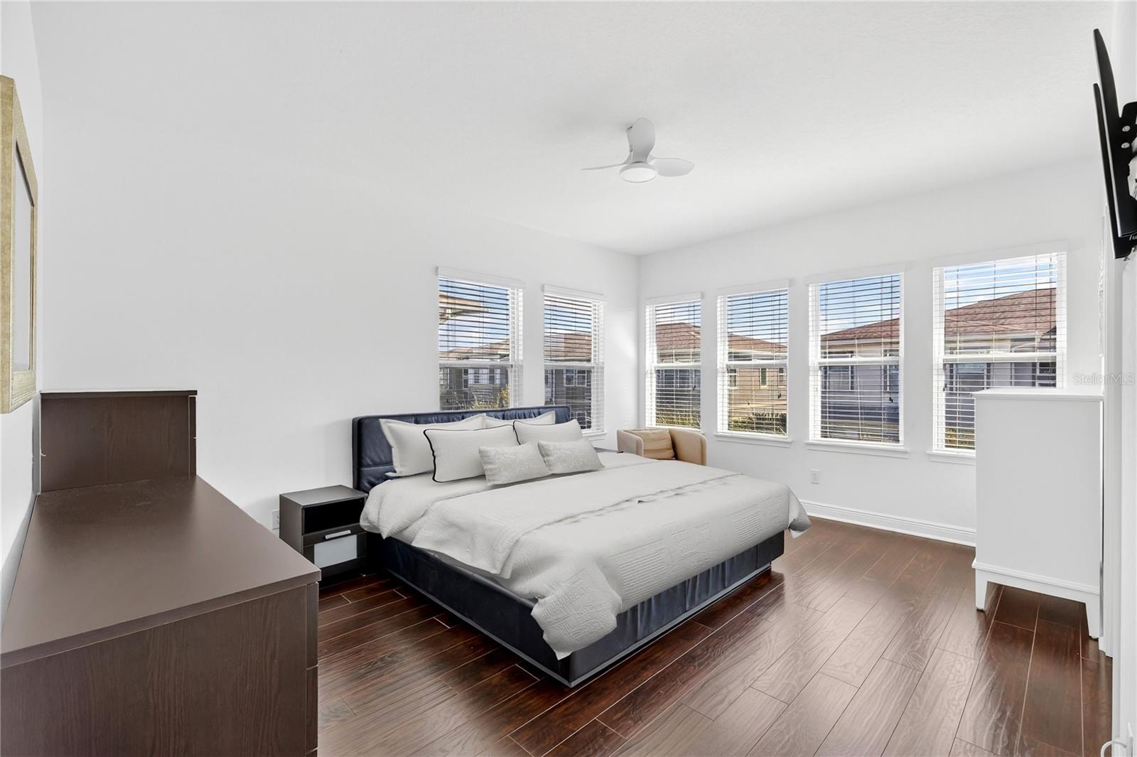 LAUREATE PARK NBRHD CENTER PH 1 - Residential