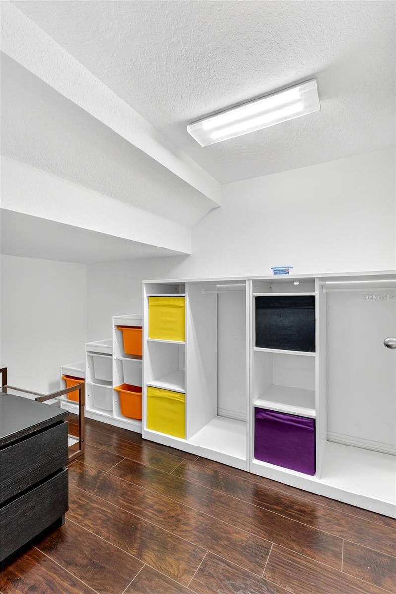 LAUREATE PARK NBRHD CENTER PH 1 - Residential