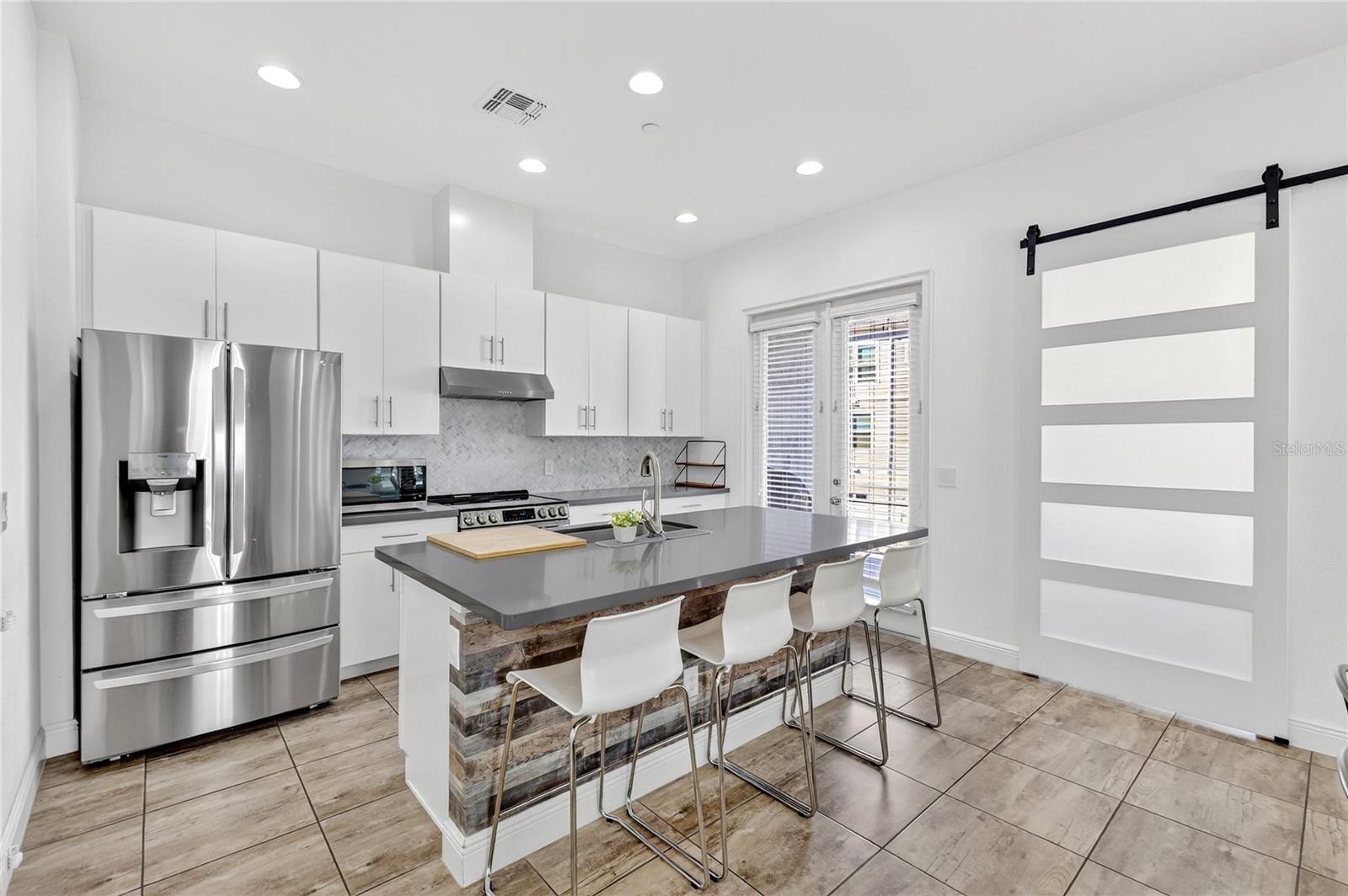 LAUREATE PARK NBRHD CENTER PH 1 - Residential