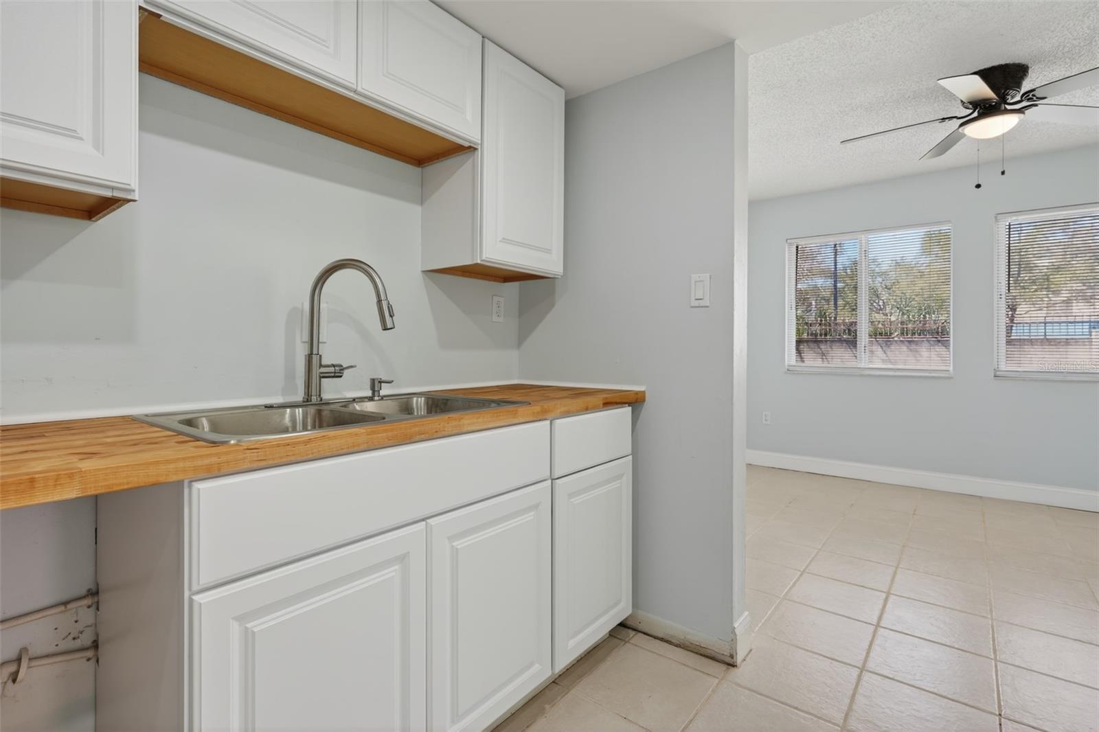 HUNTINGTON ON GREEN CONDO - Residential