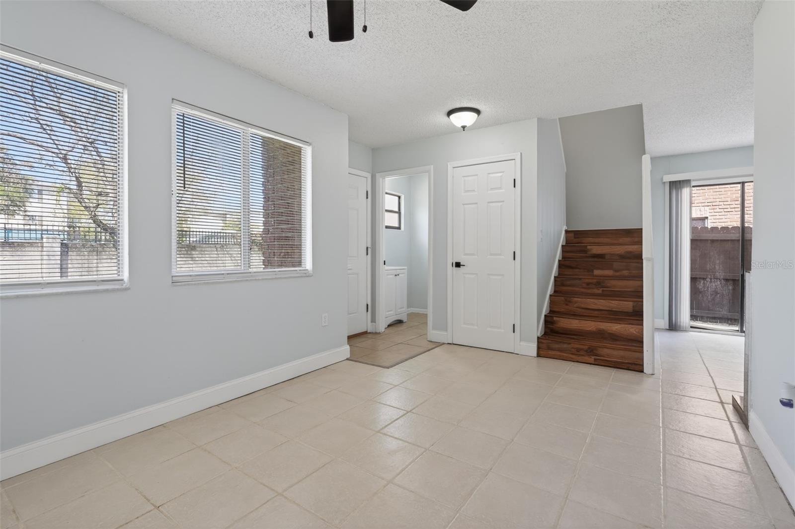 HUNTINGTON ON GREEN CONDO - Residential