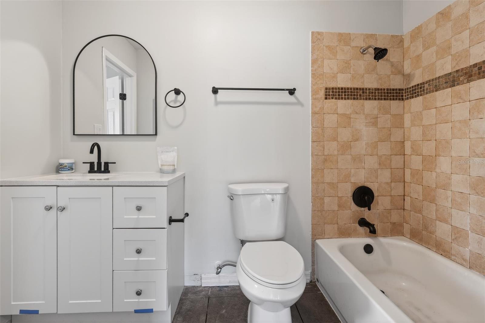 HUNTINGTON ON GREEN CONDO - Residential