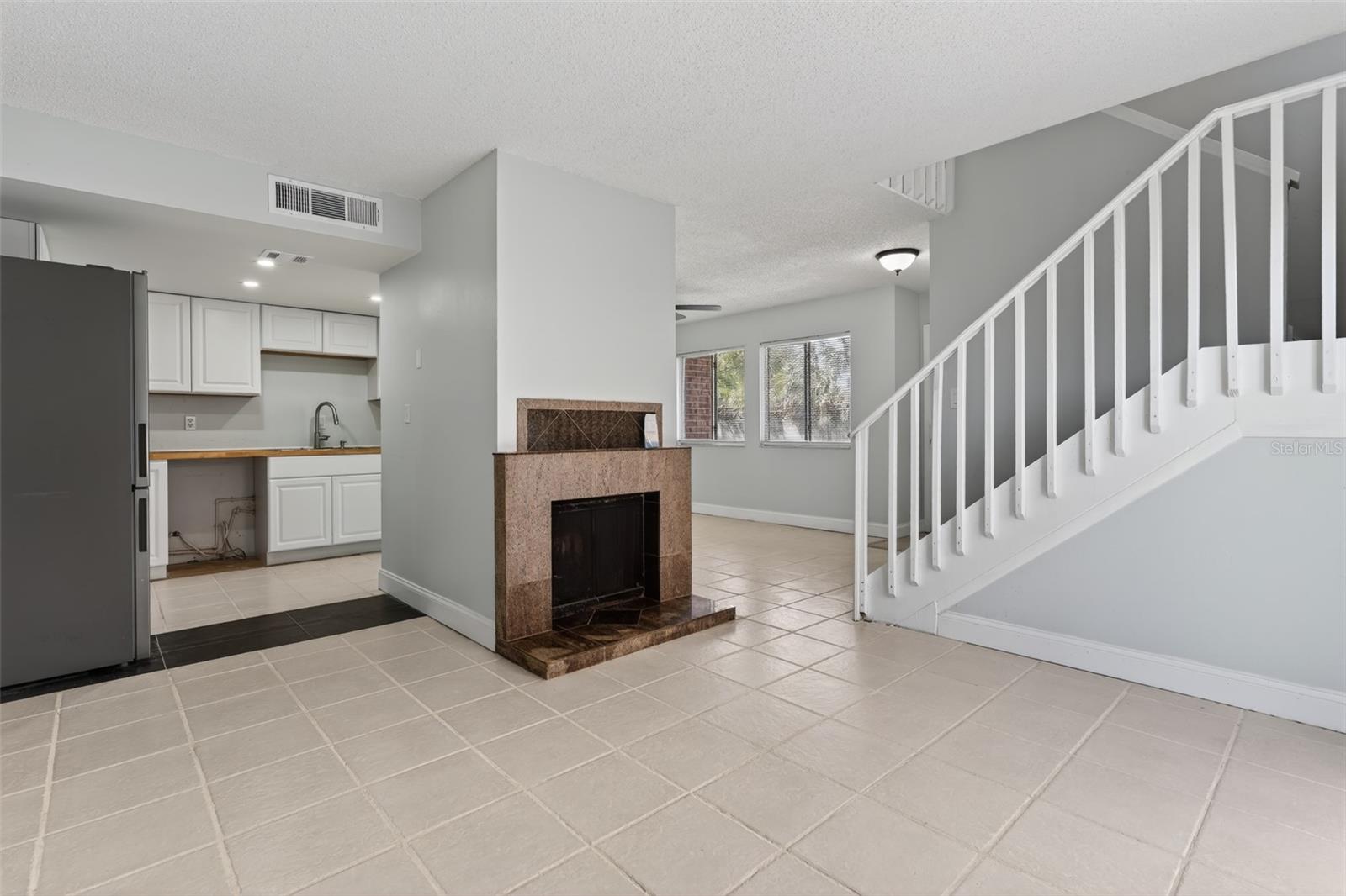 HUNTINGTON ON GREEN CONDO - Residential