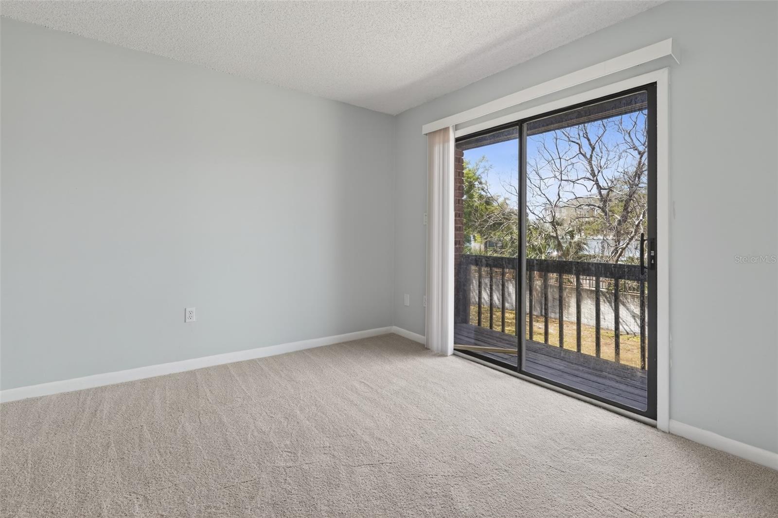 HUNTINGTON ON GREEN CONDO - Residential