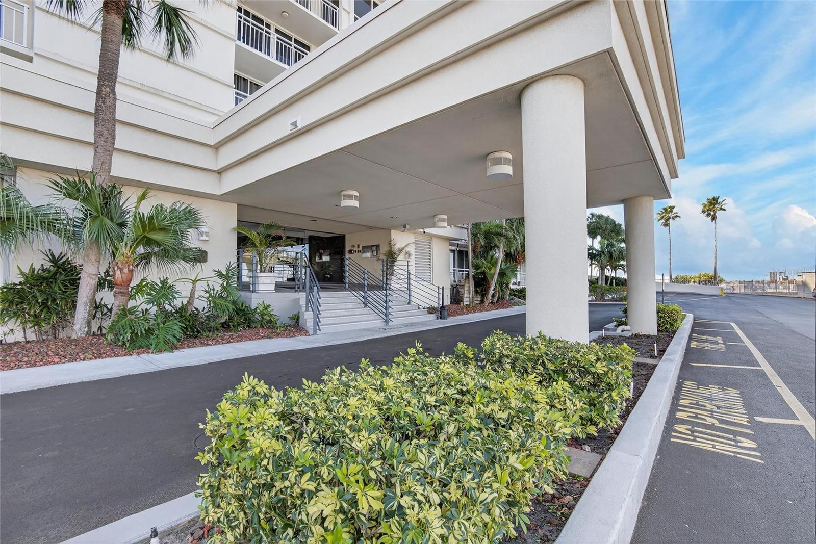 PIERCE 100 CONDO - Residential