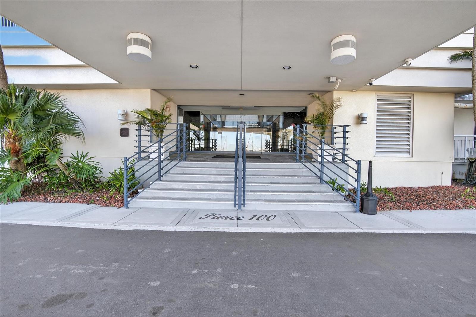 PIERCE 100 CONDO - Residential