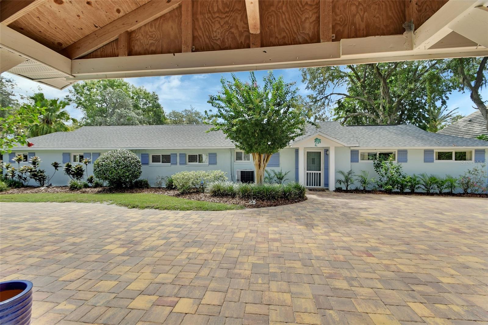 DOMINGO REYES GRANT - Residential