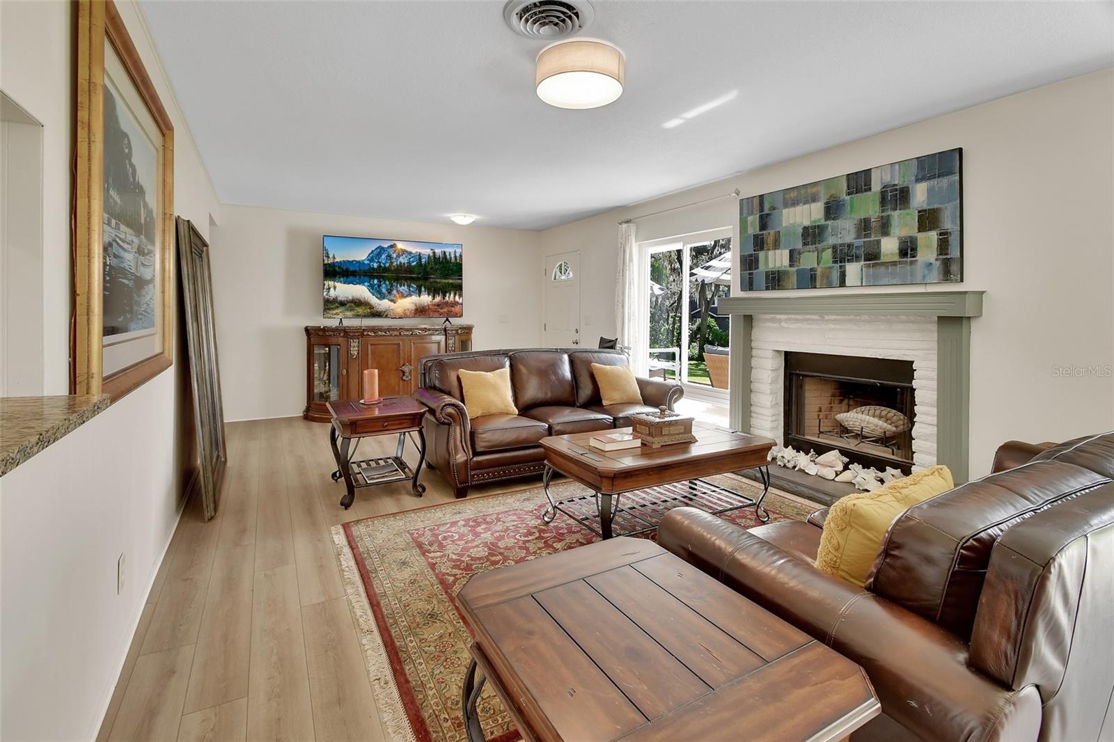 DOMINGO REYES GRANT - Residential