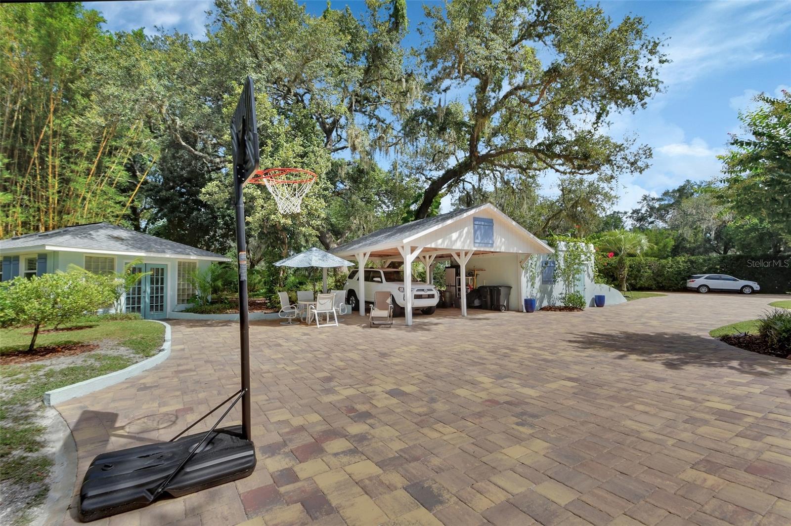 DOMINGO REYES GRANT - Residential