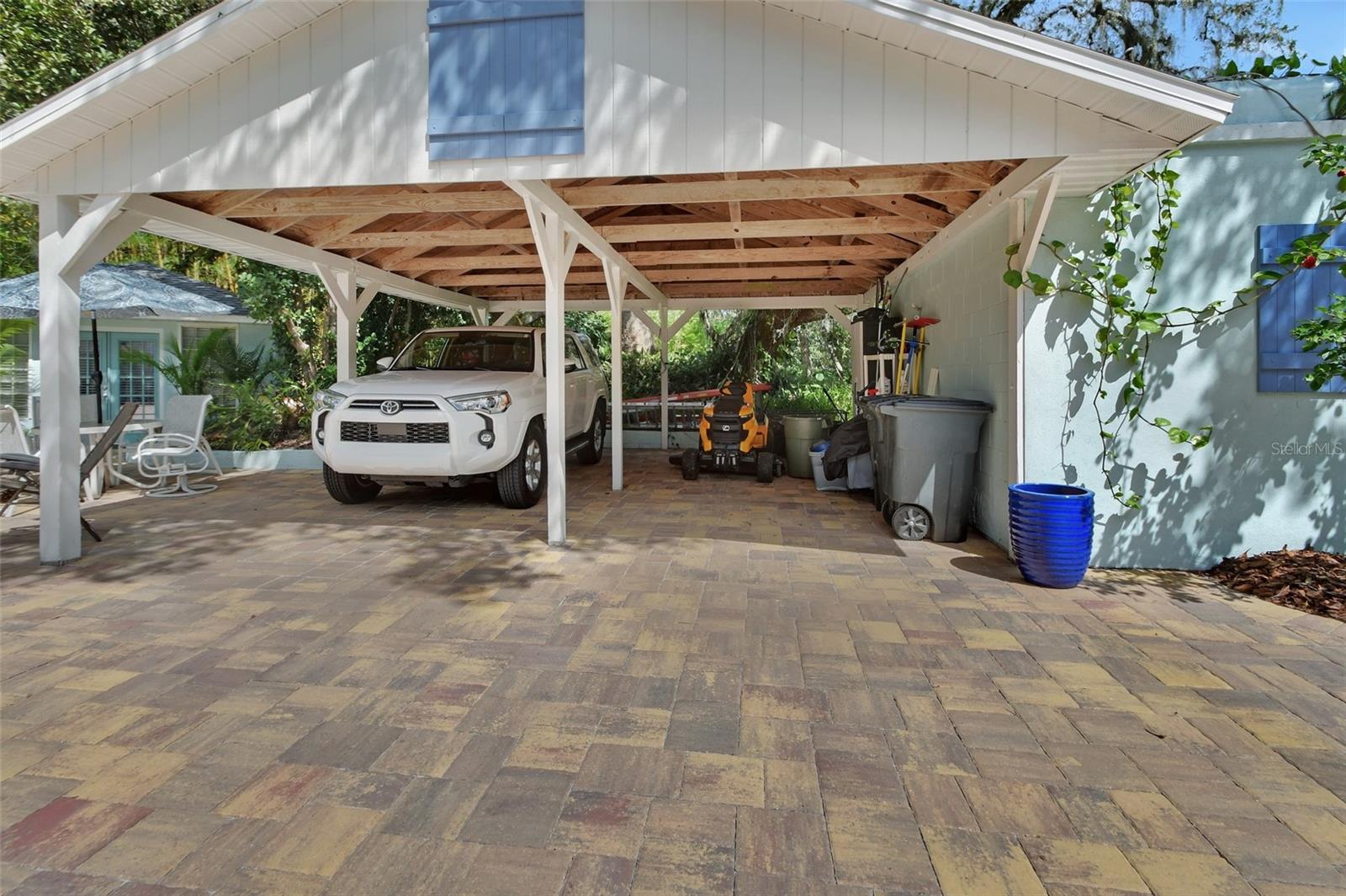 DOMINGO REYES GRANT - Residential