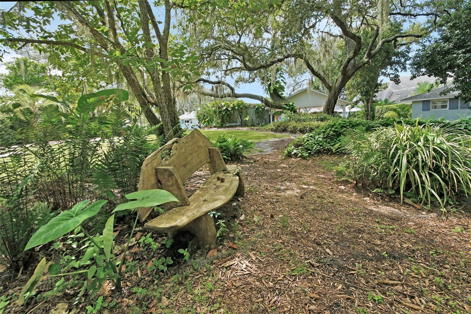 DOMINGO REYES GRANT - Residential