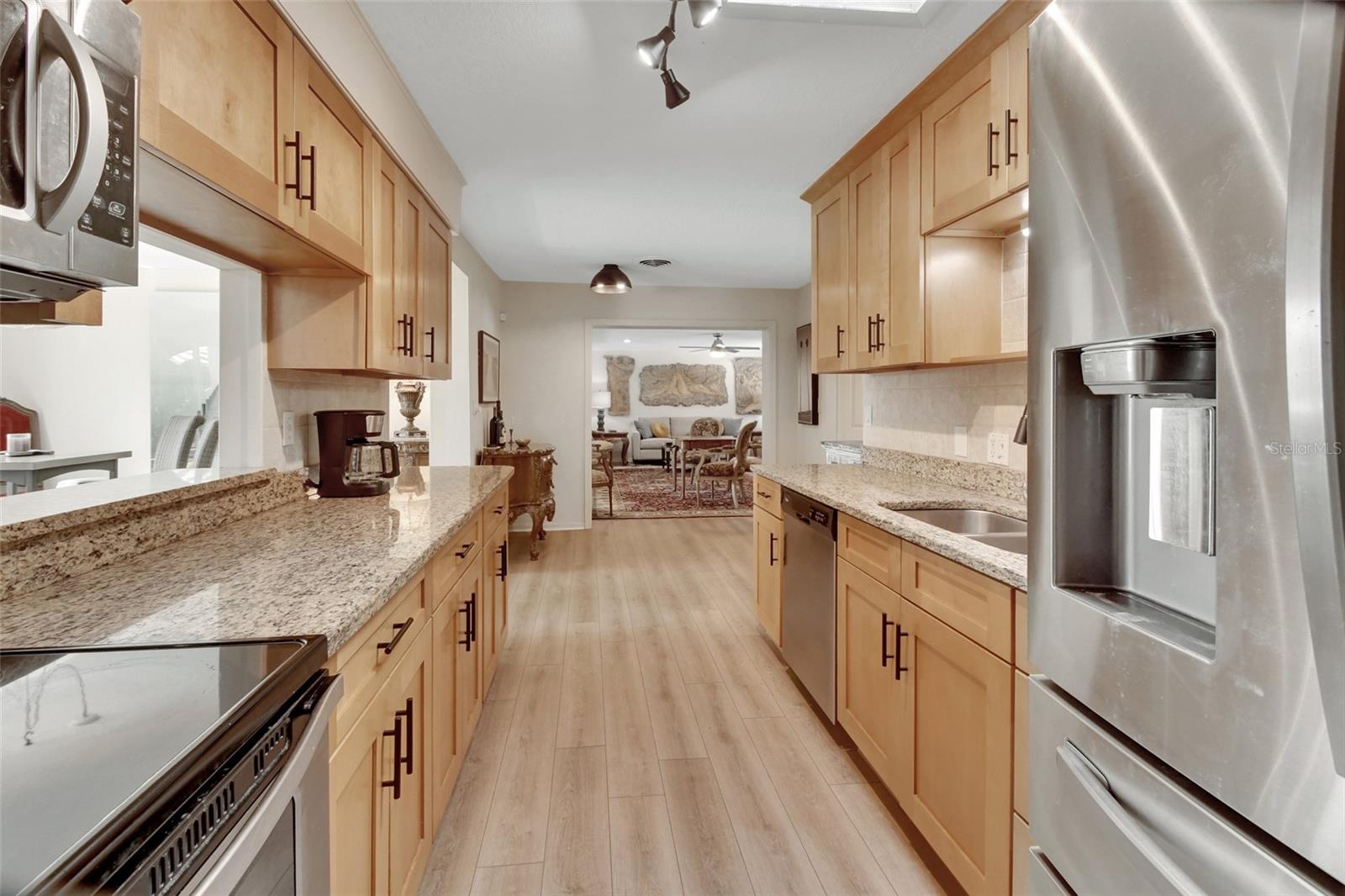 DOMINGO REYES GRANT - Residential