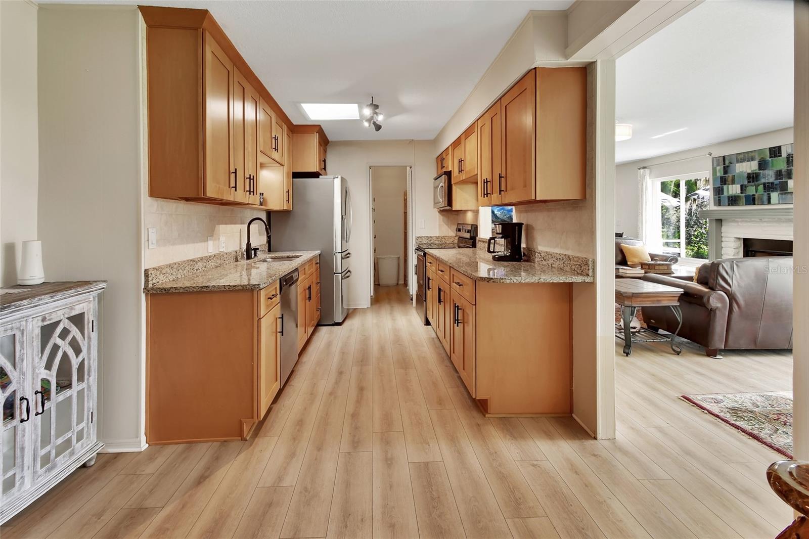 DOMINGO REYES GRANT - Residential