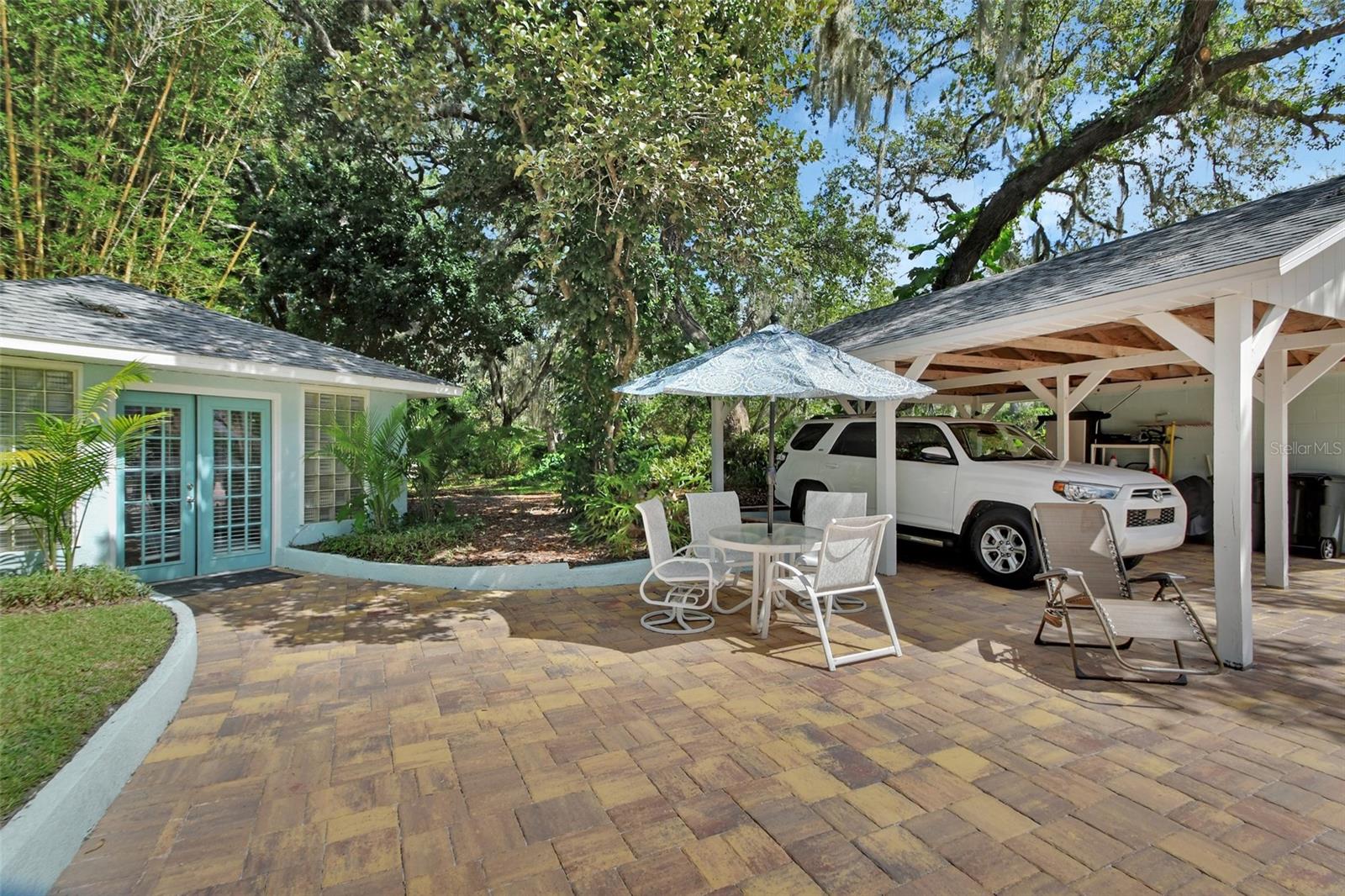 DOMINGO REYES GRANT - Residential