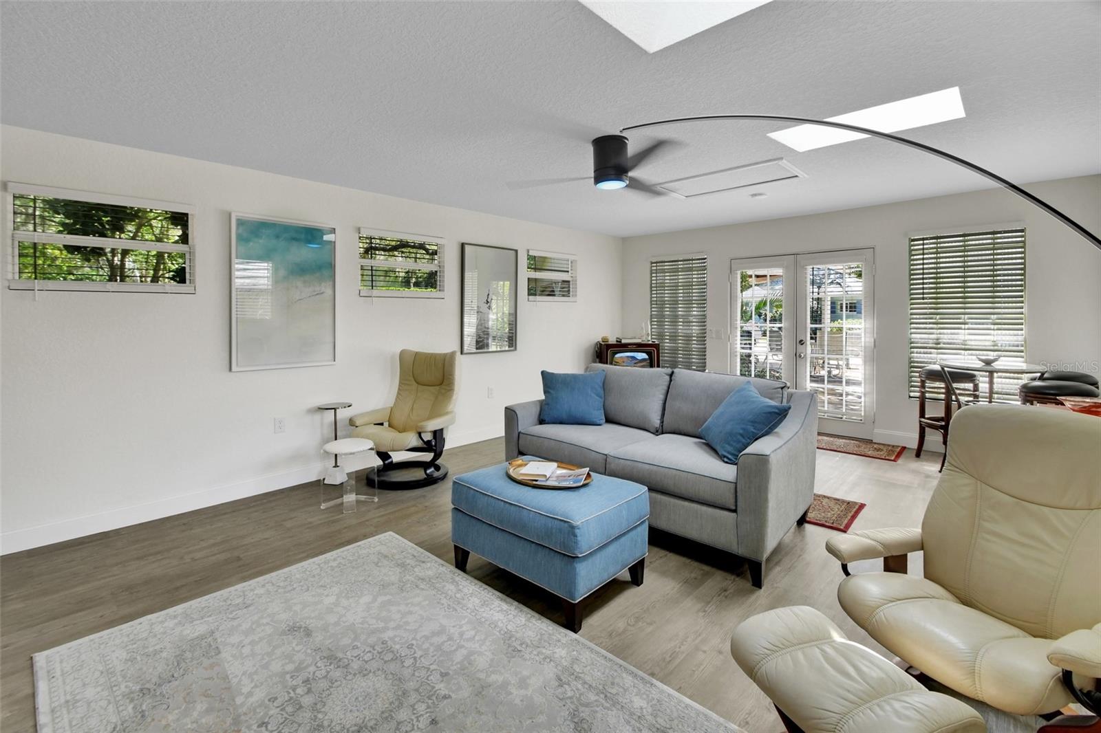 DOMINGO REYES GRANT - Residential