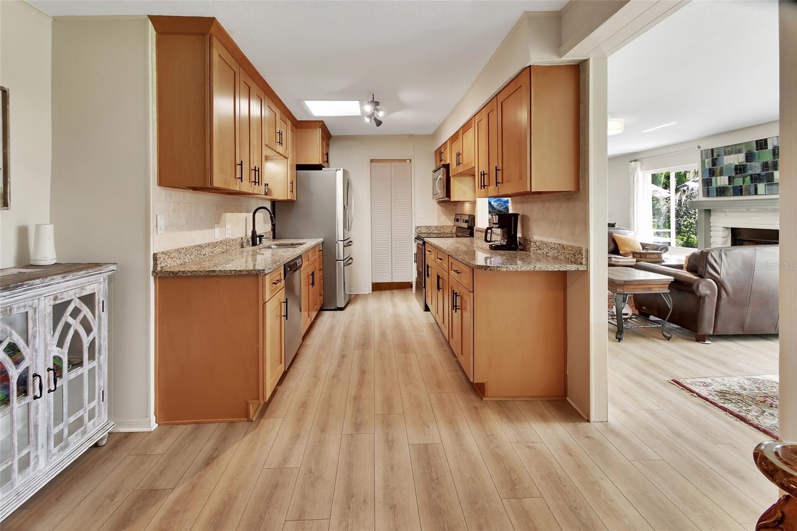 DOMINGO REYES GRANT - Residential