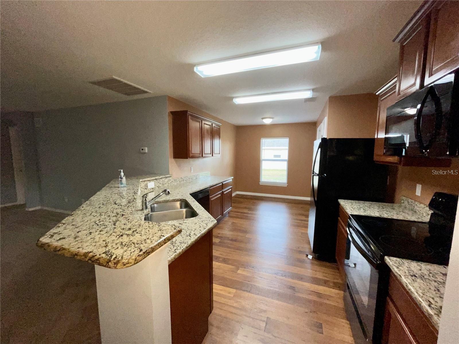 LAKE ALFRED ESTATES - Residential Lease