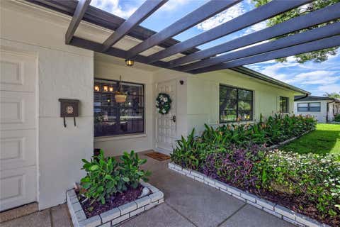 Photo of 8532 Kumquat Avenue, Seminole, FL 33777 (MLS # O6433555)