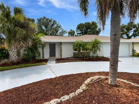 Photo of 1019 Deer Run, Venice, FL 34293 (MLS # O6212310) Photo of 1019 Deer Run, Venice, FL 34293 (MLS # O6212310)