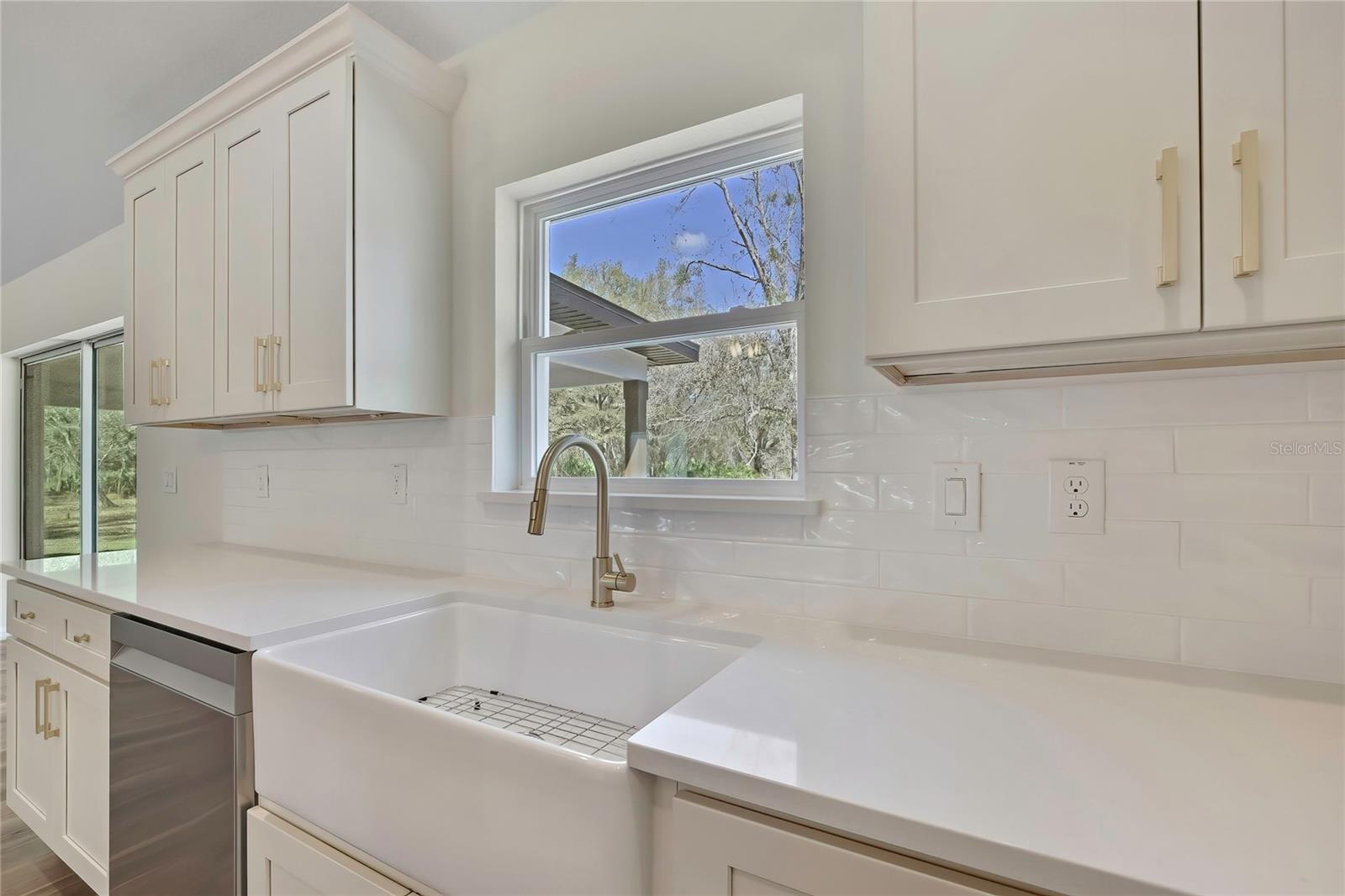 CRYSTAL MANOR UNIT 03 - Residential