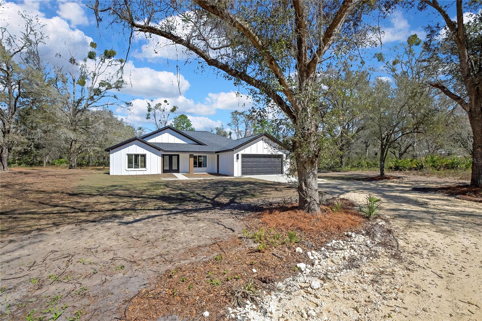 CRYSTAL MANOR UNIT 03 - Residential