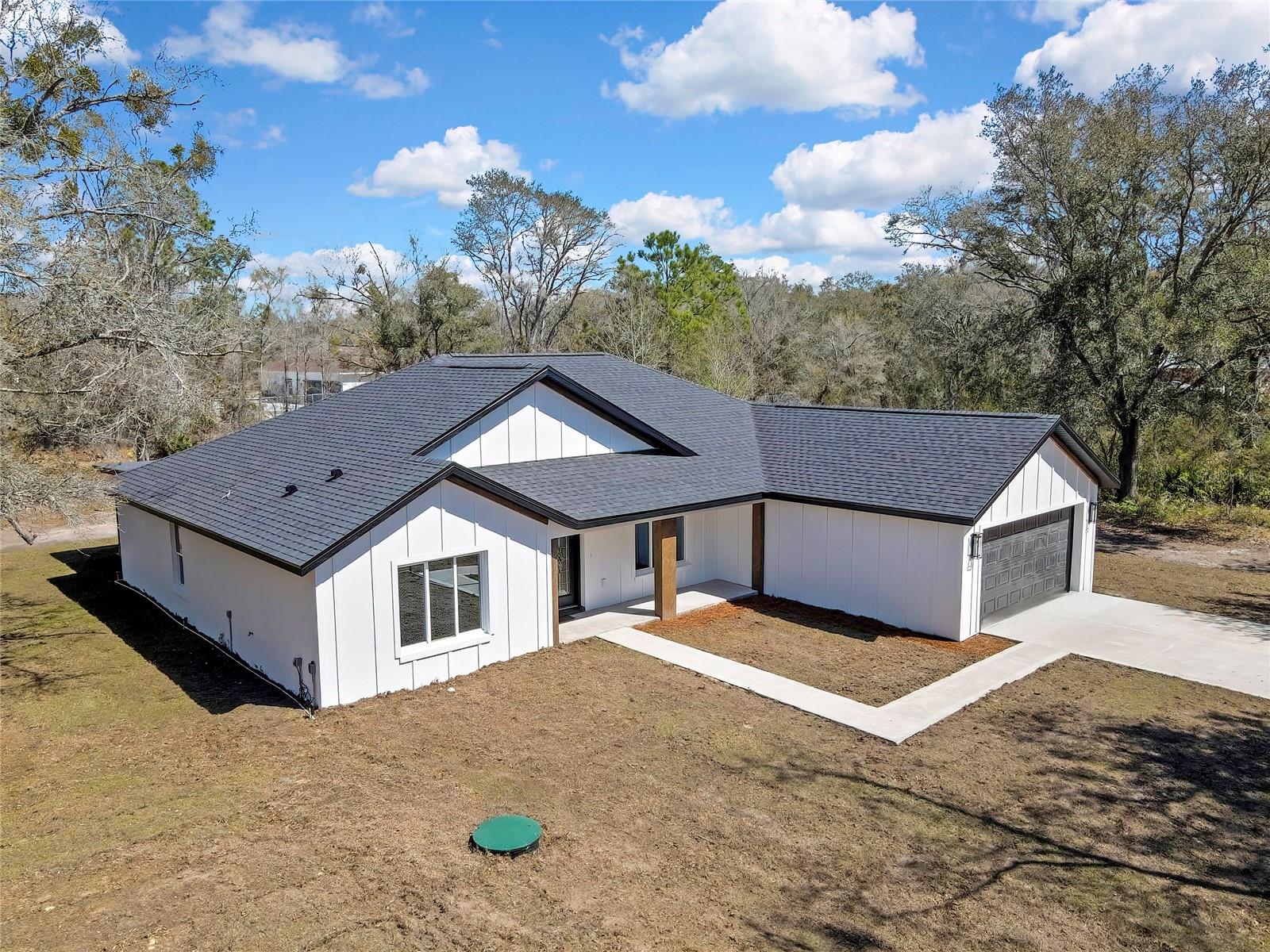 CRYSTAL MANOR UNIT 03 - Residential